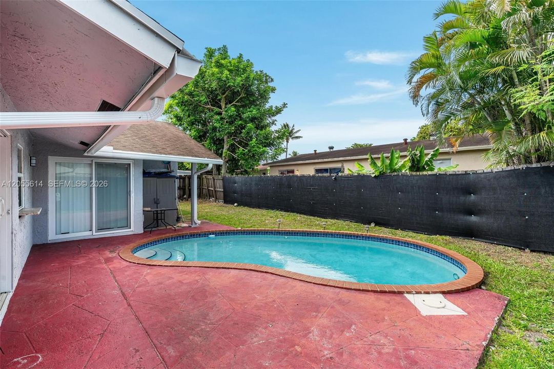 For Rent: $3,550 (3 beds, 2 baths, 1370 Square Feet)