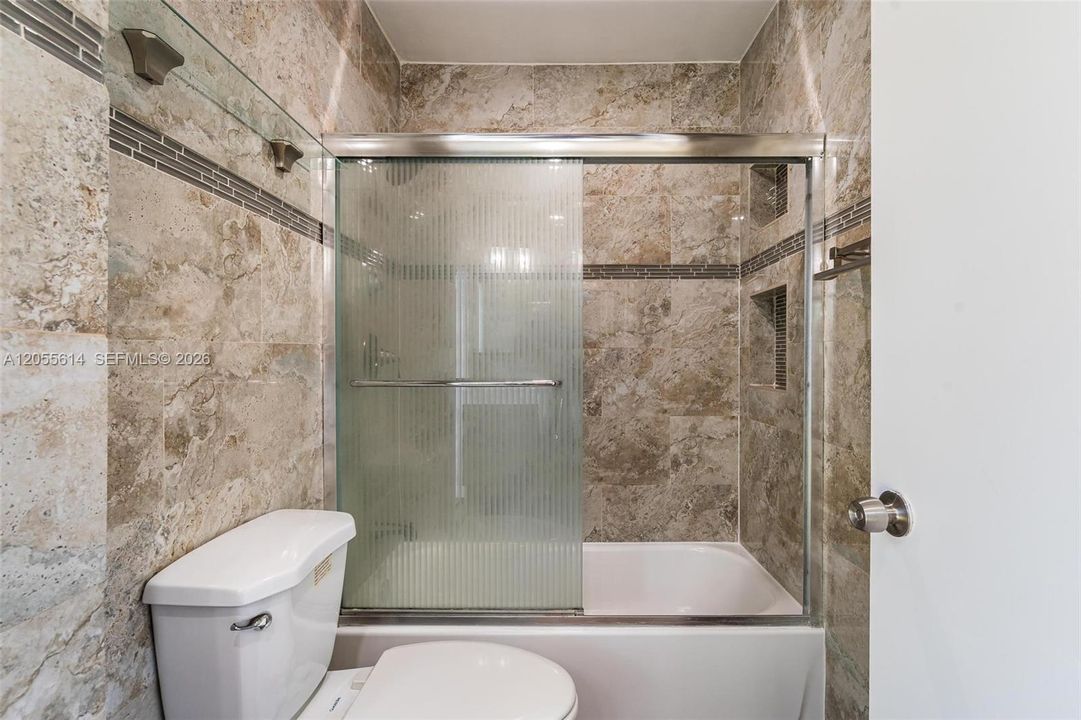 For Rent: $3,550 (3 beds, 2 baths, 1370 Square Feet)