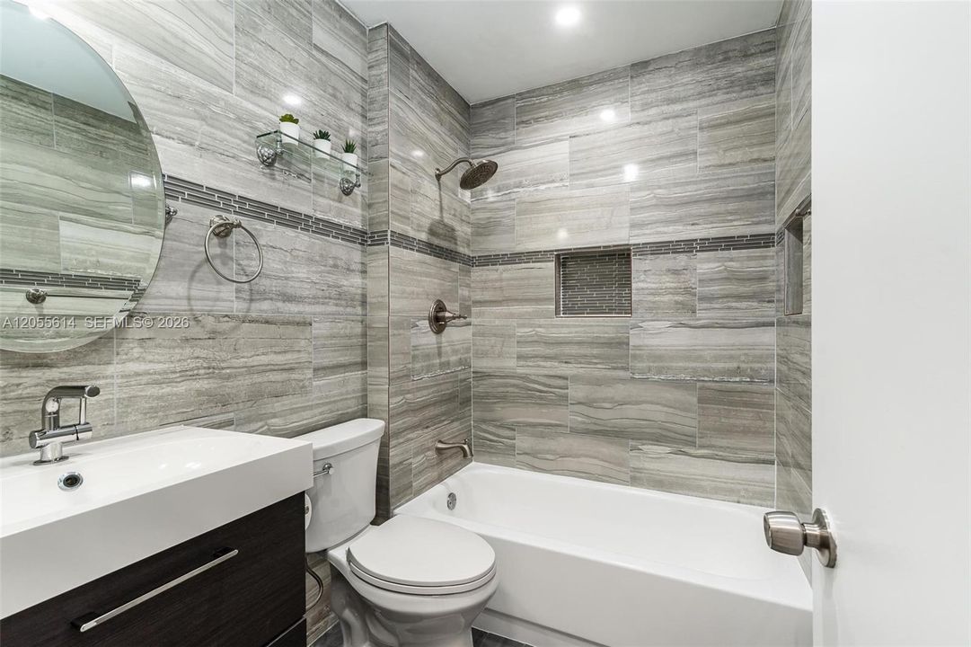 For Rent: $3,550 (3 beds, 2 baths, 1370 Square Feet)