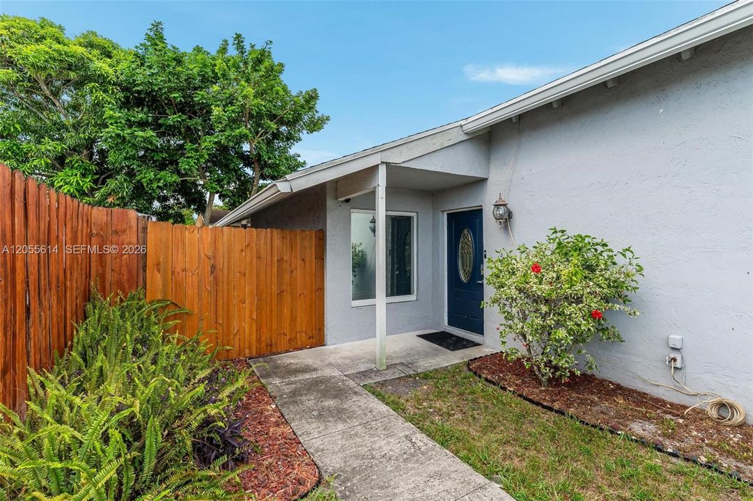 For Rent: $3,550 (3 beds, 2 baths, 1370 Square Feet)