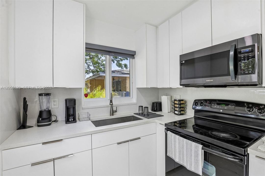 En Venta: $685,000 (0 camas, 0 baños, 1567 Pies cuadrados)