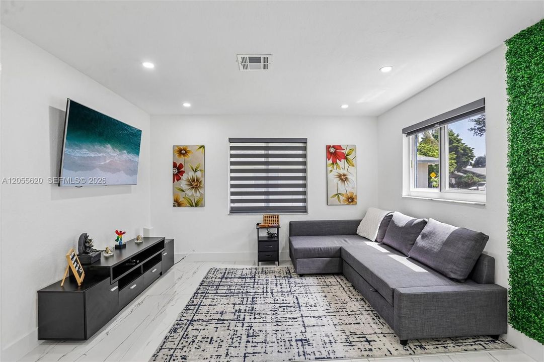 En Venta: $685,000 (0 camas, 0 baños, 1567 Pies cuadrados)
