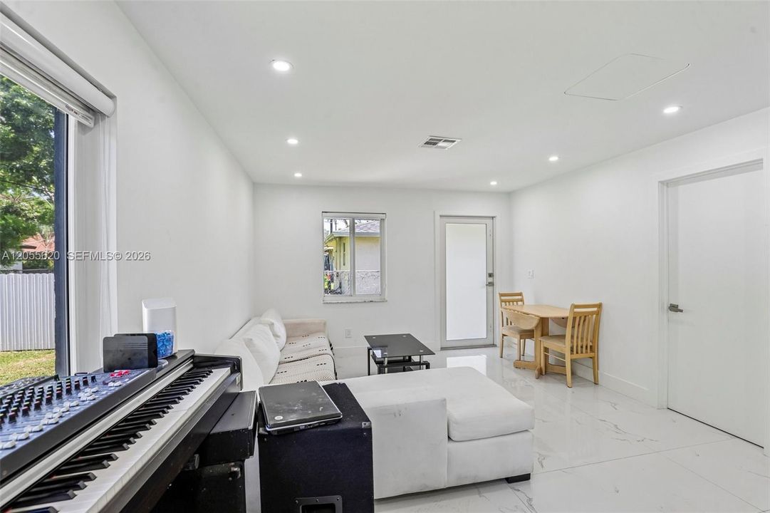 En Venta: $685,000 (0 camas, 0 baños, 1567 Pies cuadrados)