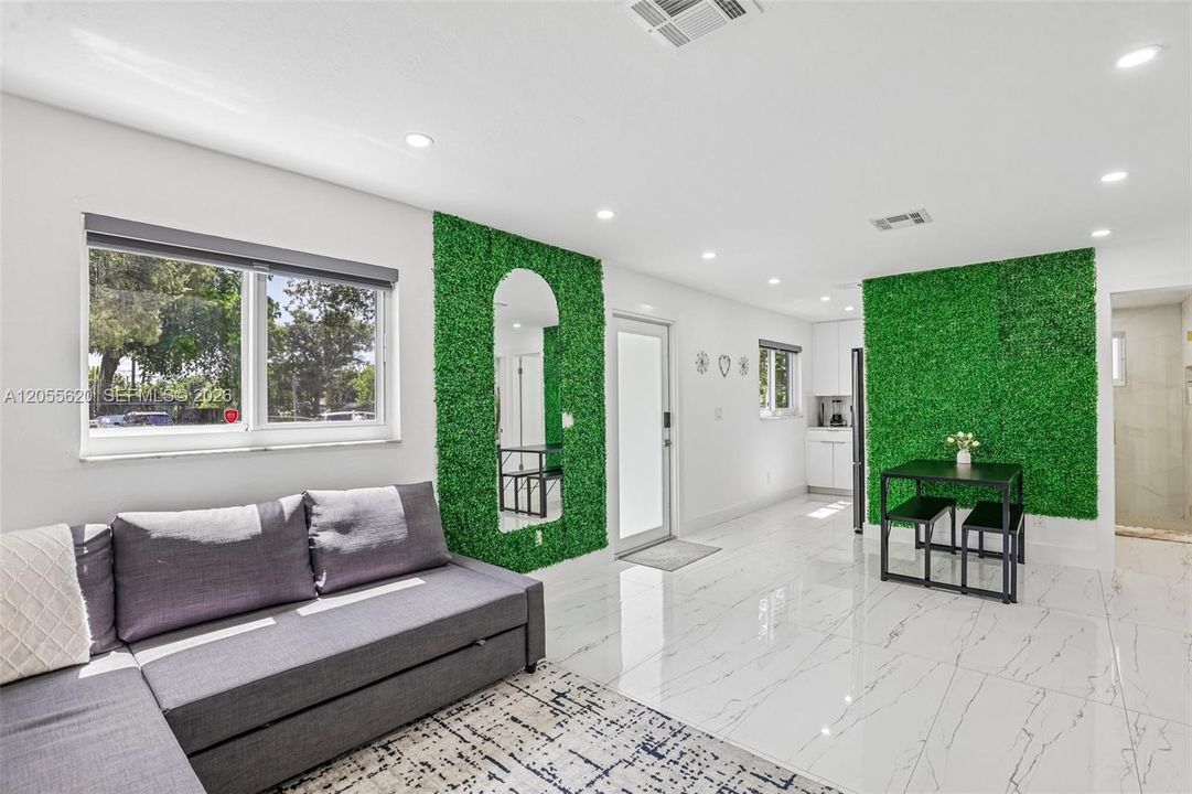 En Venta: $685,000 (0 camas, 0 baños, 1567 Pies cuadrados)