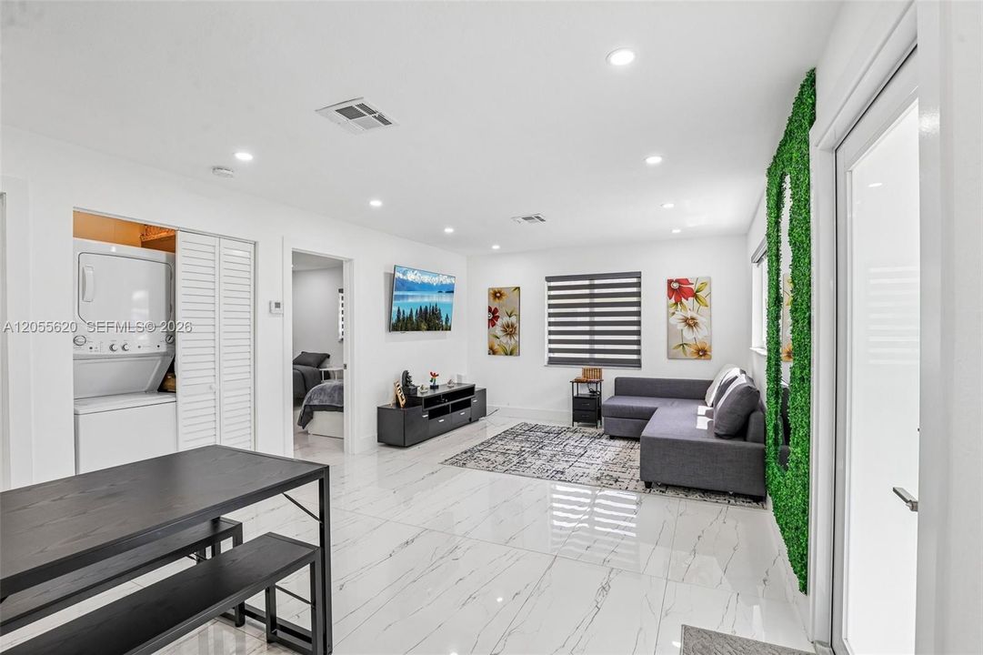 En Venta: $685,000 (0 camas, 0 baños, 1567 Pies cuadrados)