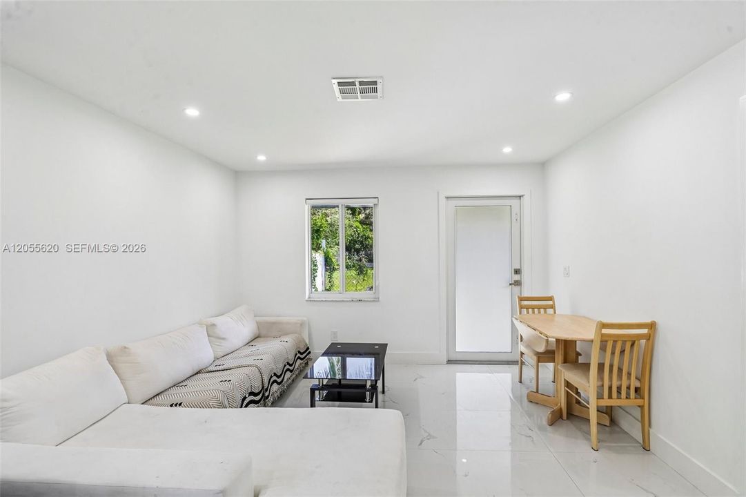 En Venta: $685,000 (0 camas, 0 baños, 1567 Pies cuadrados)
