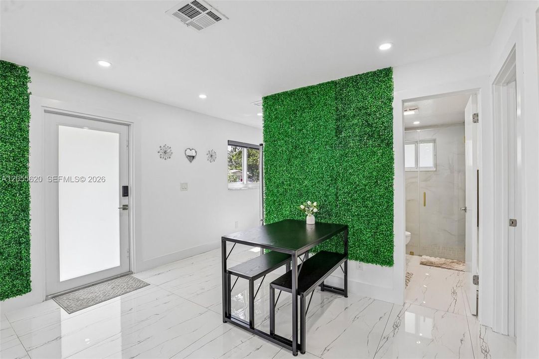 En Venta: $685,000 (0 camas, 0 baños, 1567 Pies cuadrados)