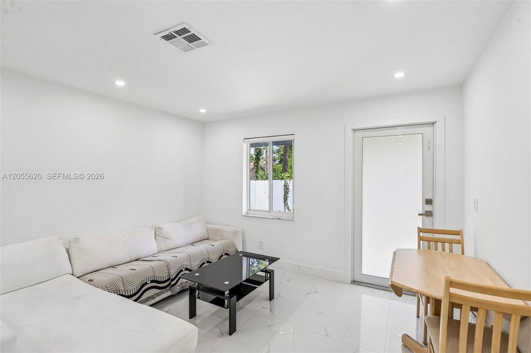 En Venta: $685,000 (0 camas, 0 baños, 1567 Pies cuadrados)