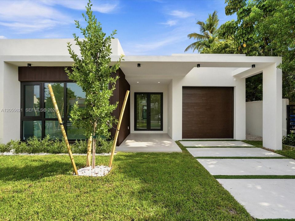 En Venta: $2,340,000 (4 camas, 3 baños, 2446 Pies cuadrados)