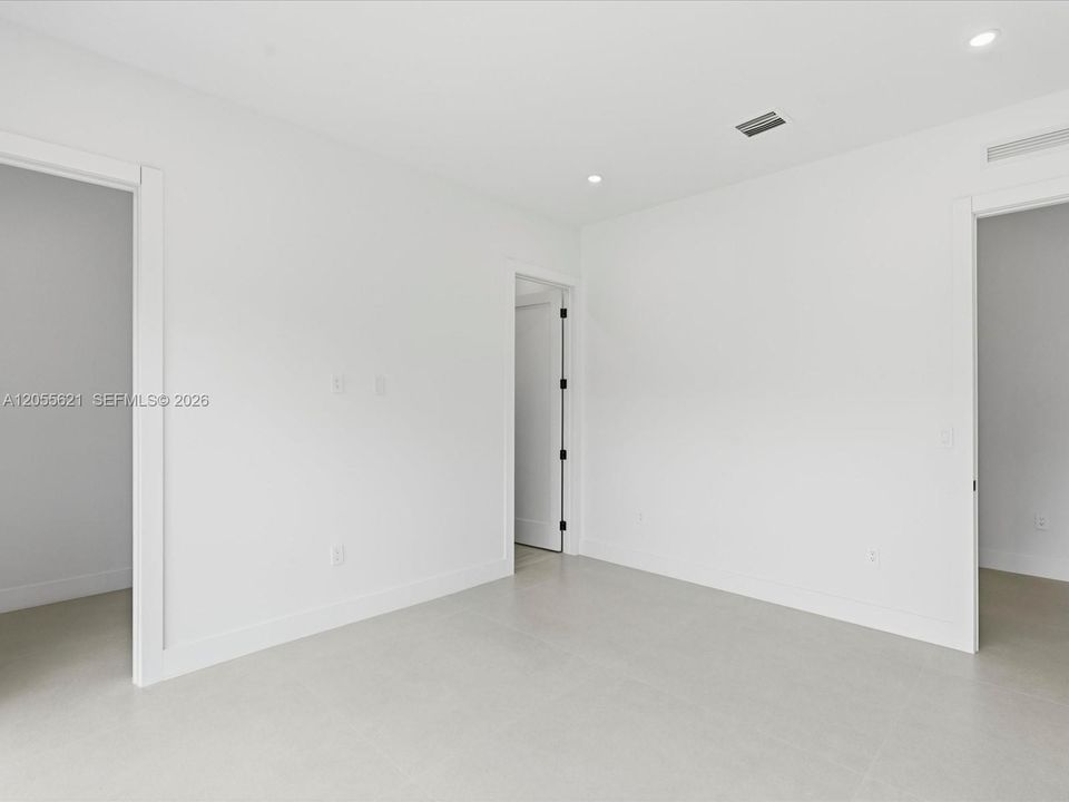 En Venta: $2,340,000 (4 camas, 3 baños, 2446 Pies cuadrados)