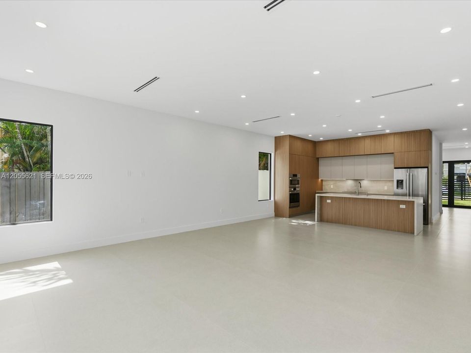 En Venta: $2,340,000 (4 camas, 3 baños, 2446 Pies cuadrados)