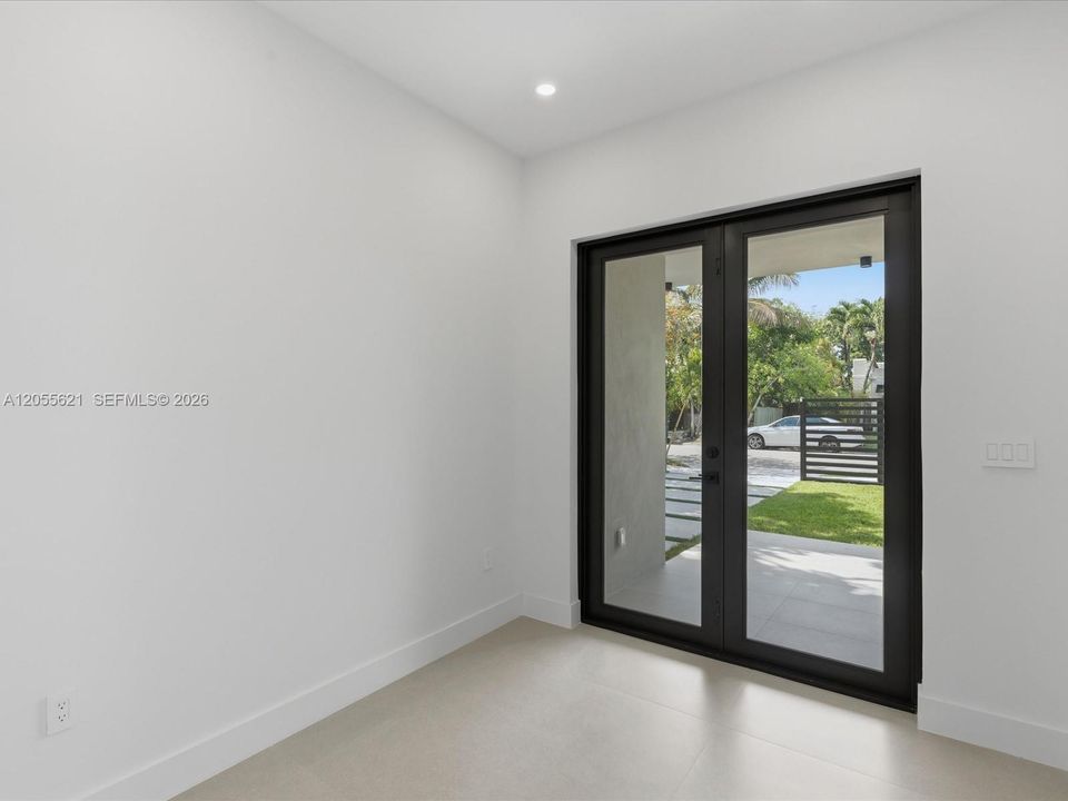 En Venta: $2,340,000 (4 camas, 3 baños, 2446 Pies cuadrados)