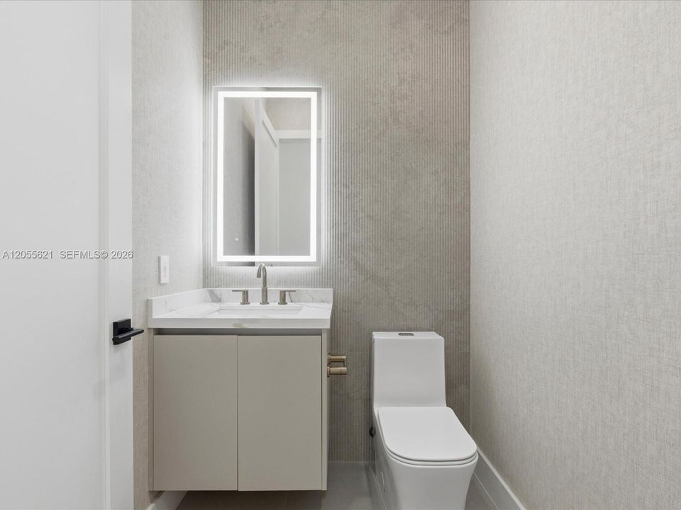 En Venta: $2,340,000 (4 camas, 3 baños, 2446 Pies cuadrados)