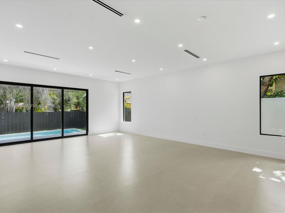 En Venta: $2,340,000 (4 camas, 3 baños, 2446 Pies cuadrados)