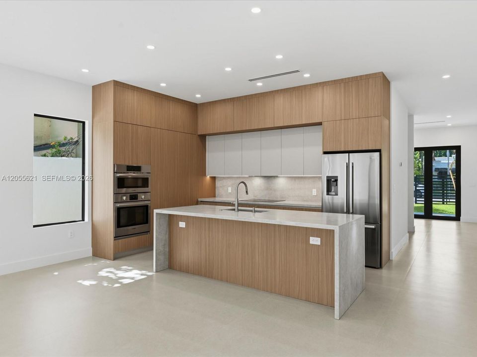 En Venta: $2,340,000 (4 camas, 3 baños, 2446 Pies cuadrados)