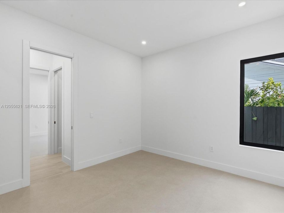 En Venta: $2,340,000 (4 camas, 3 baños, 2446 Pies cuadrados)
