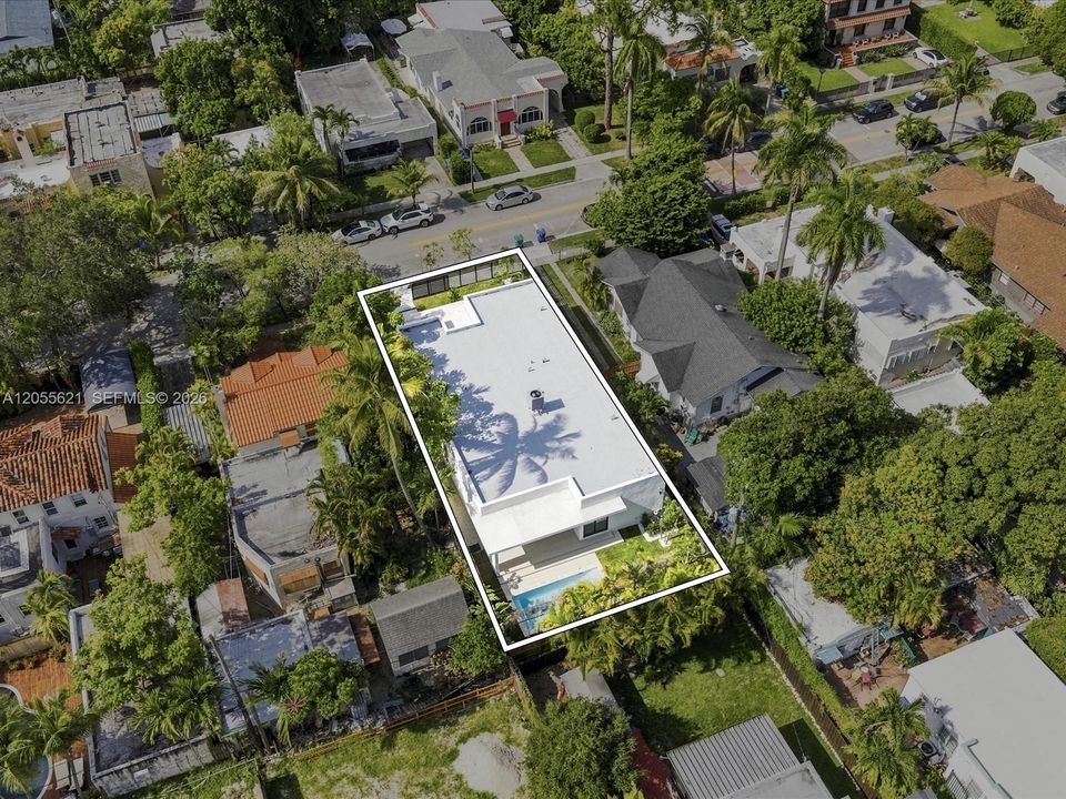 En Venta: $2,340,000 (4 camas, 3 baños, 2446 Pies cuadrados)