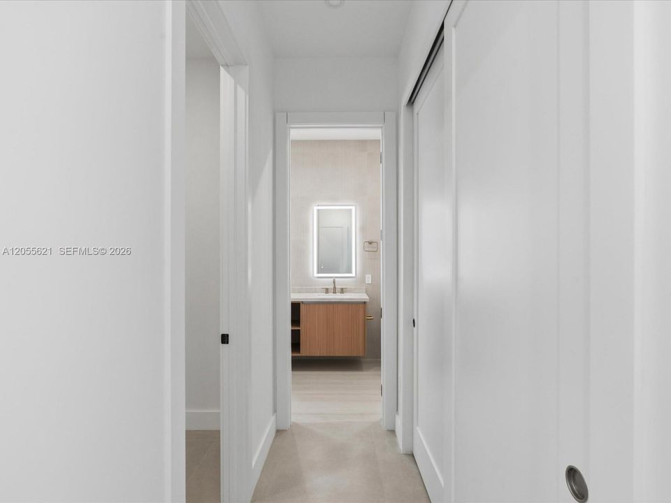 En Venta: $2,340,000 (4 camas, 3 baños, 2446 Pies cuadrados)