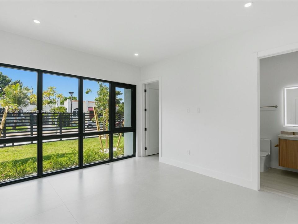 En Venta: $2,340,000 (4 camas, 3 baños, 2446 Pies cuadrados)