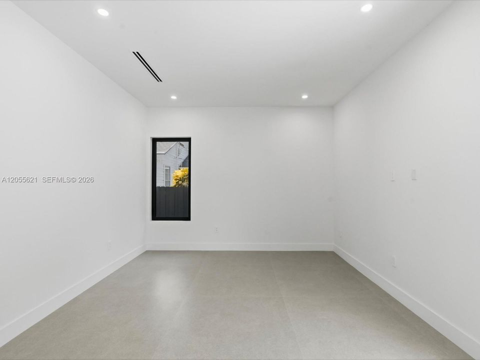 En Venta: $2,340,000 (4 camas, 3 baños, 2446 Pies cuadrados)