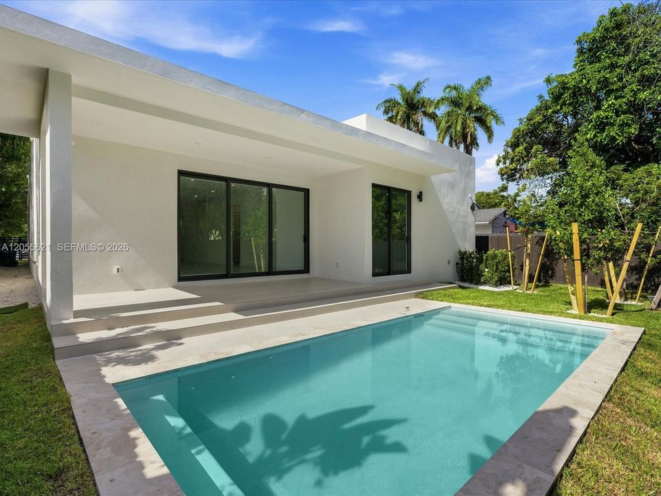 En Venta: $2,340,000 (4 camas, 3 baños, 2446 Pies cuadrados)