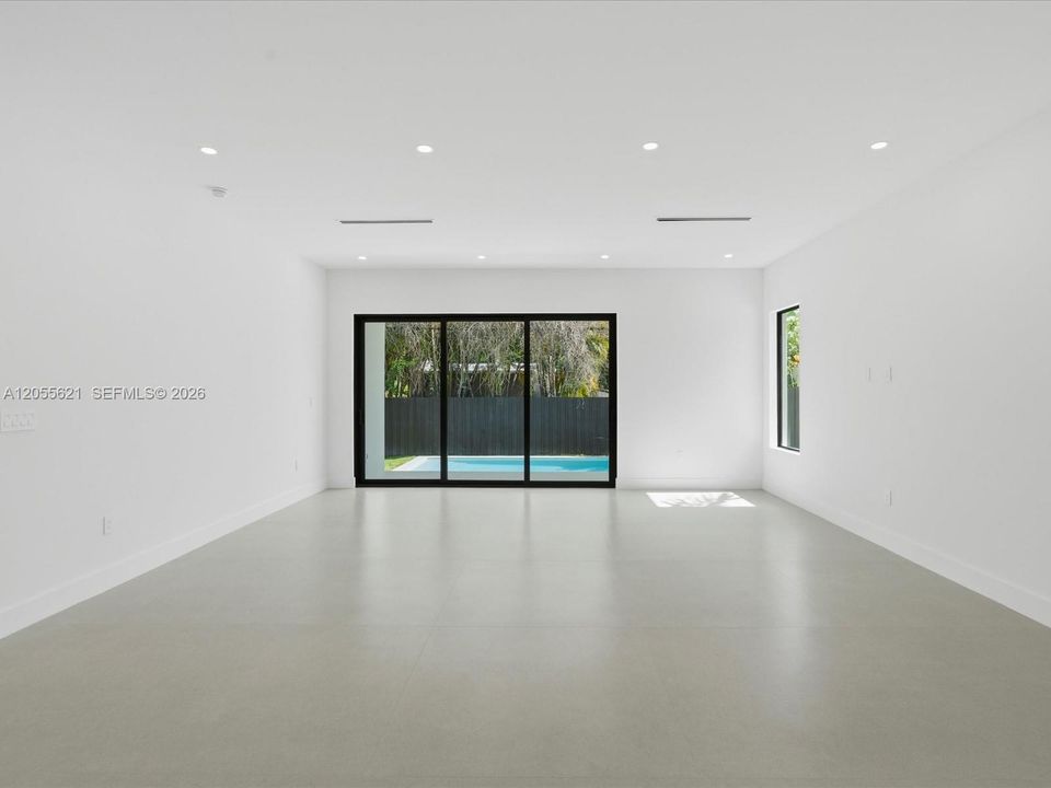 En Venta: $2,340,000 (4 camas, 3 baños, 2446 Pies cuadrados)