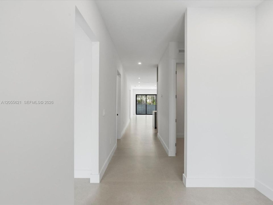 En Venta: $2,340,000 (4 camas, 3 baños, 2446 Pies cuadrados)