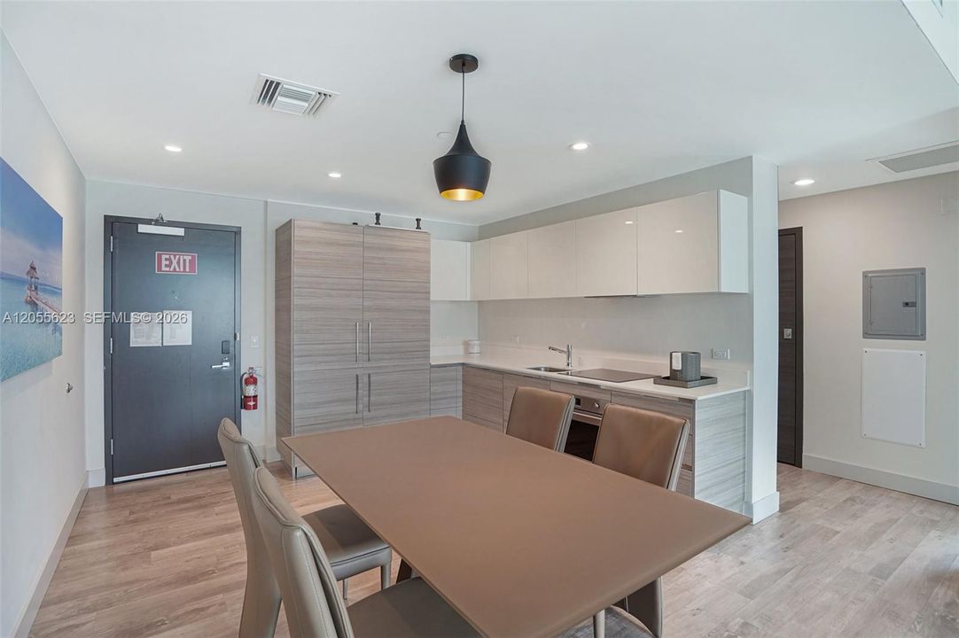 En Venta: $470,000 (1 camas, 1 baños, 747 Pies cuadrados)