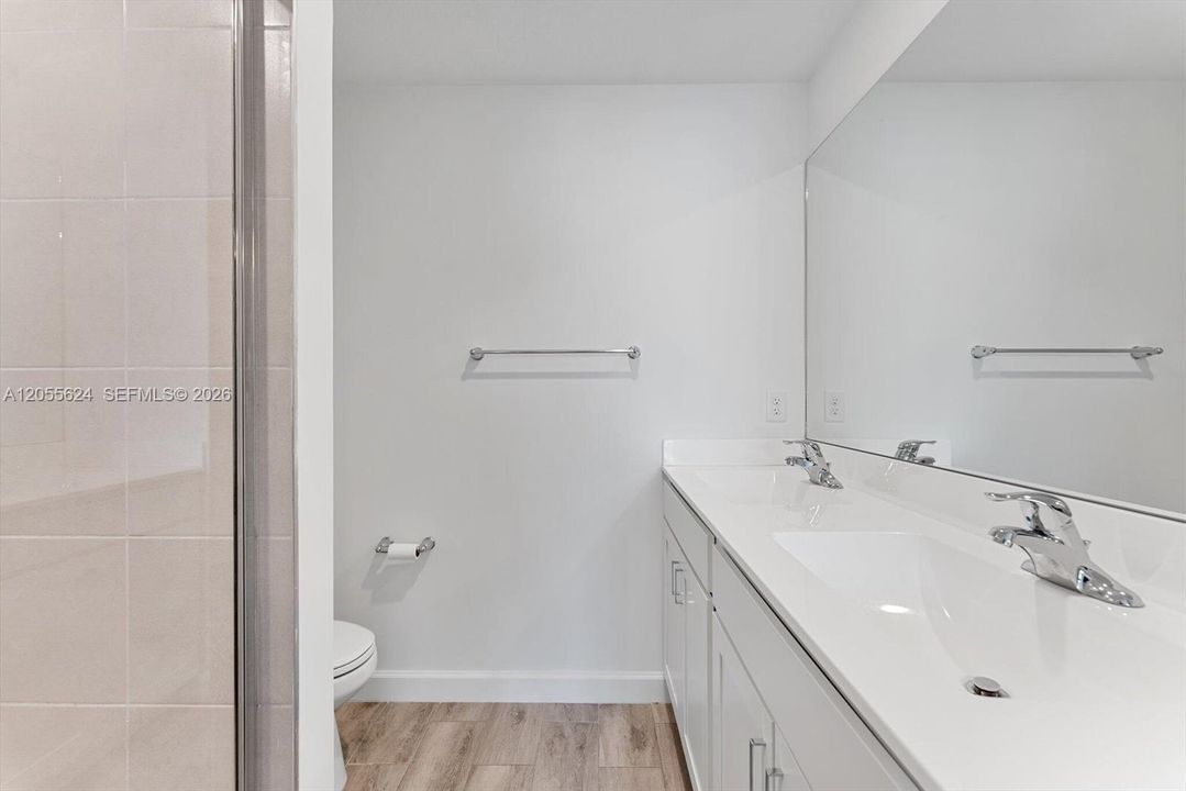 В аренду: $2,900 (3 спален, 3 ванн, 1311 Квадратных фут)