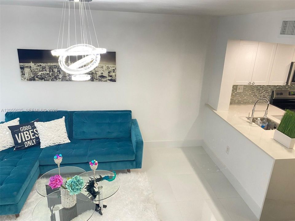 В аренду: $2,300 (1 спален, 1 ванн, 676 Квадратных фут)