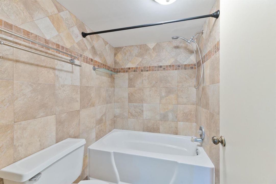 20260715 - 225 SE 10th St Unit 11D - MR-