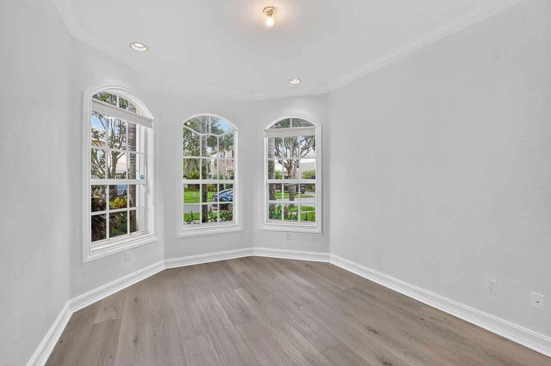 1st Floor Bedroom/ Office