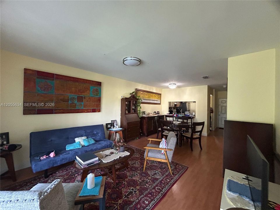 For Sale: $260,000 (2 beds, 2 baths, 800 Square Feet)