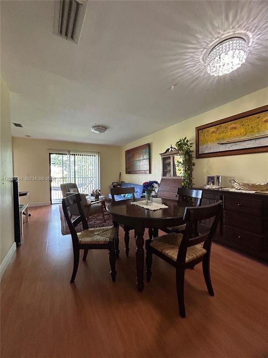 For Sale: $260,000 (2 beds, 2 baths, 800 Square Feet)