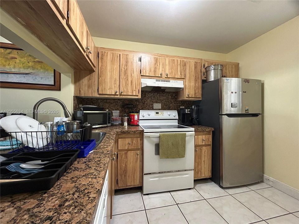 For Sale: $260,000 (2 beds, 2 baths, 800 Square Feet)