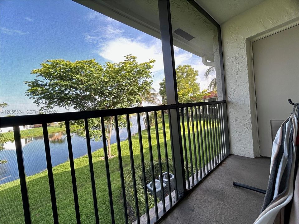 For Sale: $260,000 (2 beds, 2 baths, 800 Square Feet)