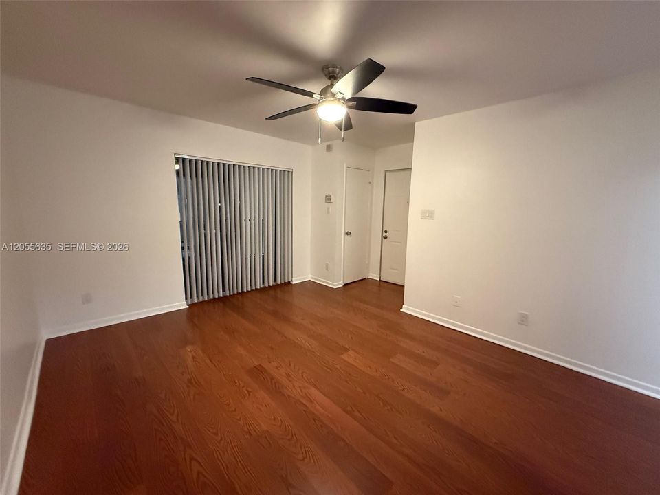 В аренду: $1,950 (1 спален, 1 ванн, 693 Квадратных фут)