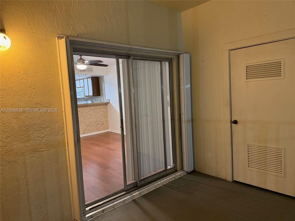 В аренду: $1,950 (1 спален, 1 ванн, 693 Квадратных фут)