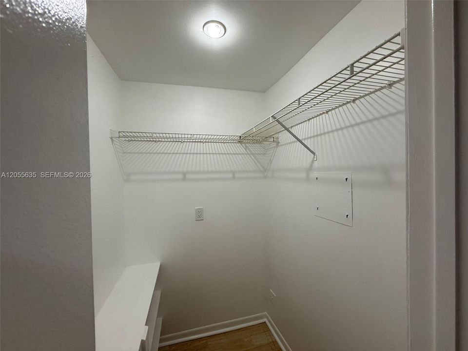 В аренду: $1,950 (1 спален, 1 ванн, 693 Квадратных фут)