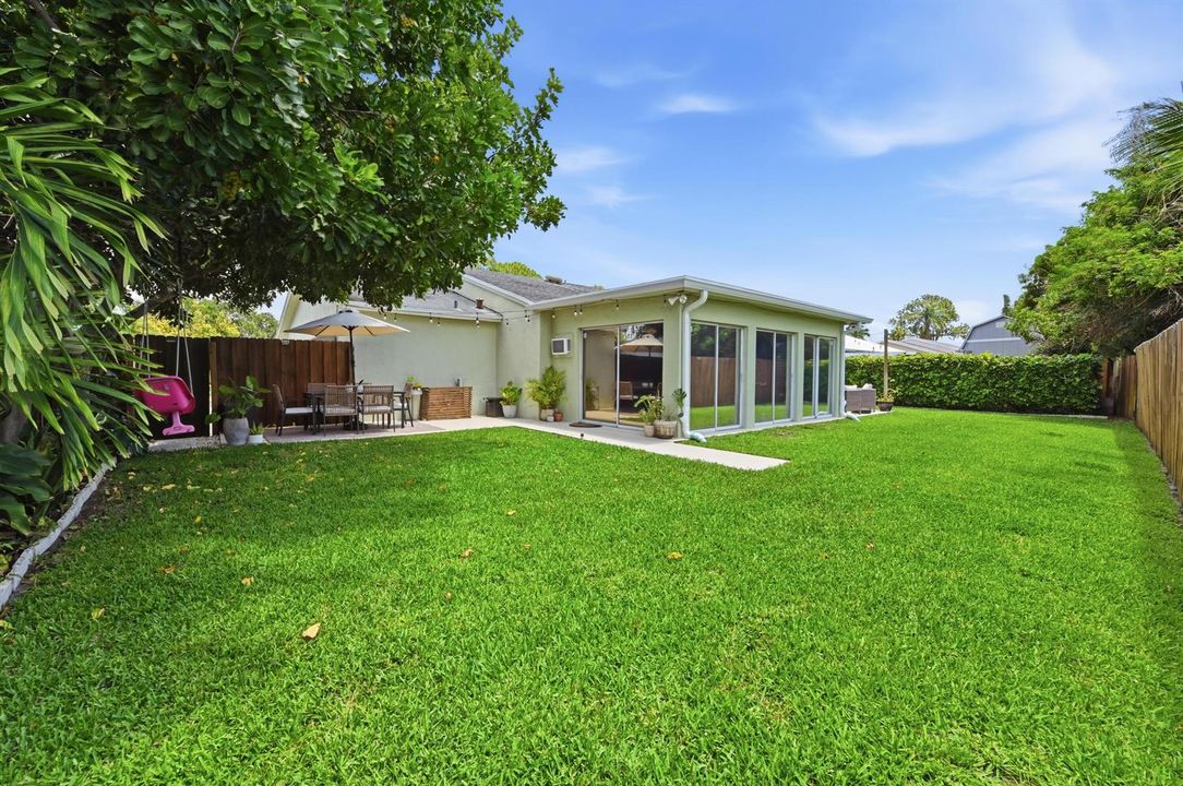 29 backyard 01