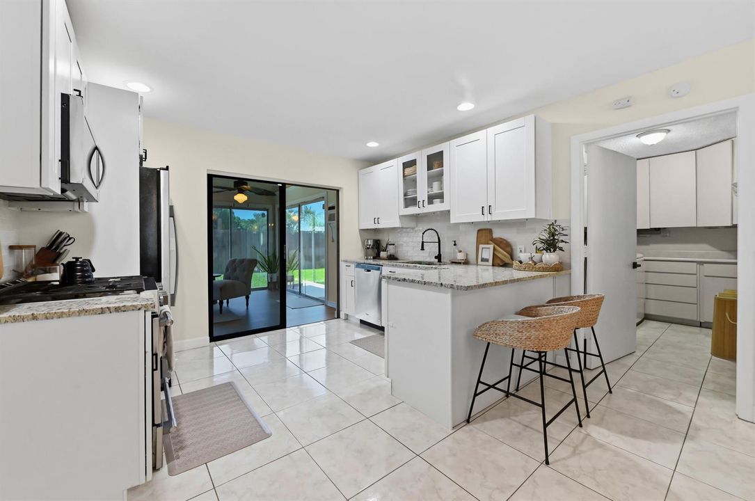 11 Kitchen 01