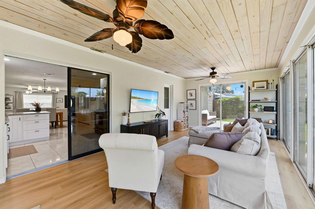 27 family room 02