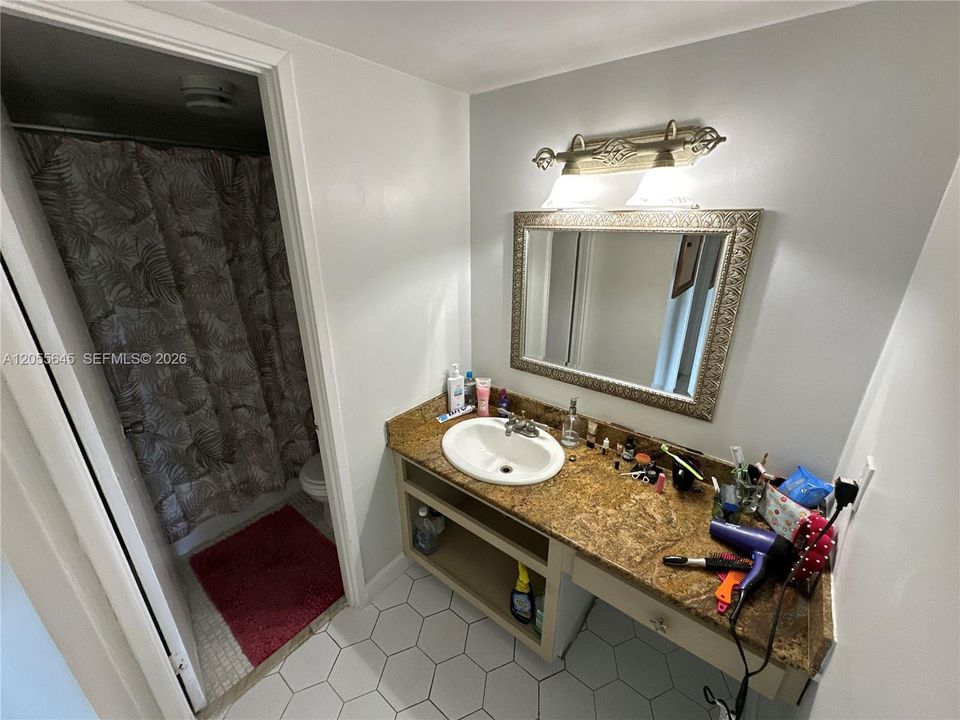 На продажу: $169,900 (1 спален, 2 ванн, 861 Квадратных фут)