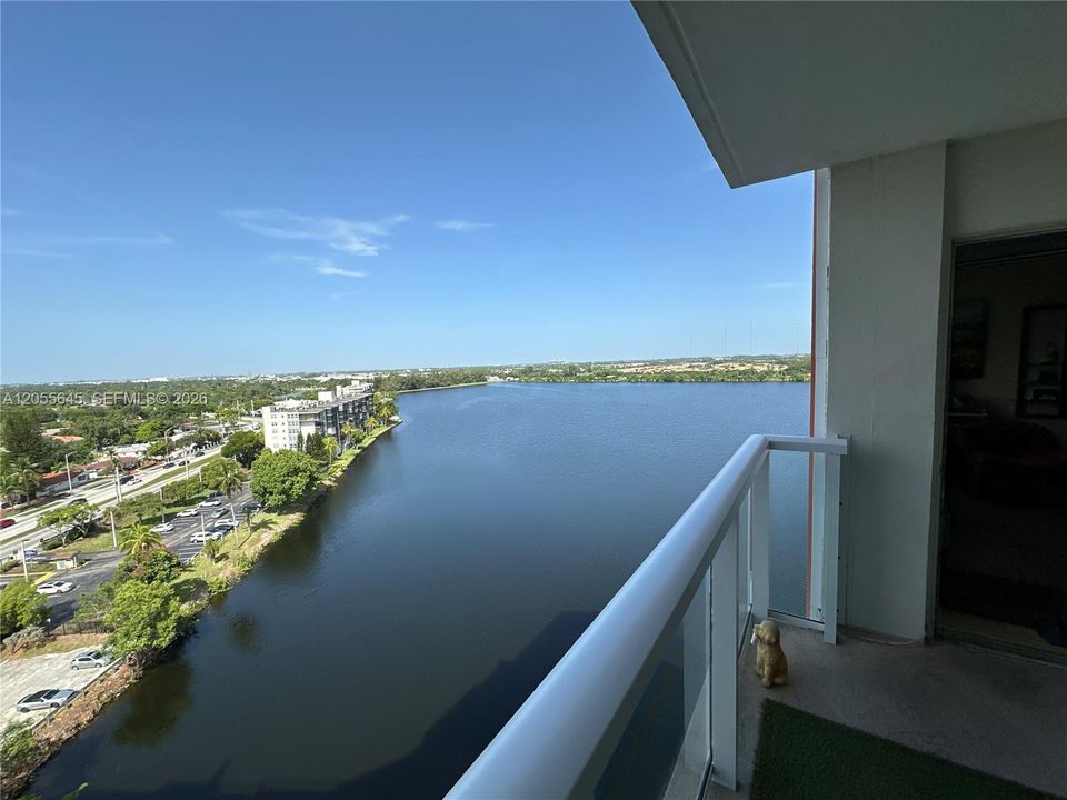 На продажу: $169,900 (1 спален, 2 ванн, 861 Квадратных фут)