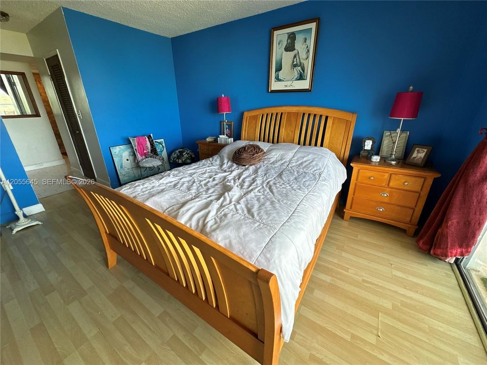 На продажу: $169,900 (1 спален, 2 ванн, 861 Квадратных фут)