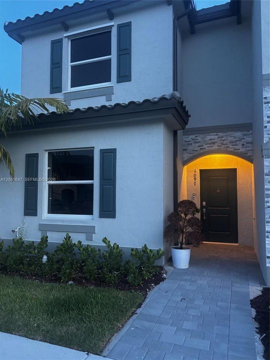 For Rent: $2,750 (3 beds, 3 baths, 0 Square Feet)