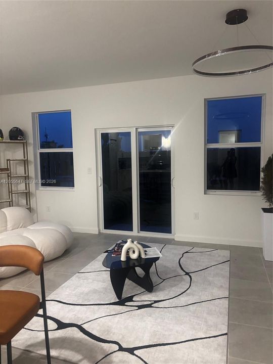 For Rent: $2,750 (3 beds, 3 baths, 0 Square Feet)