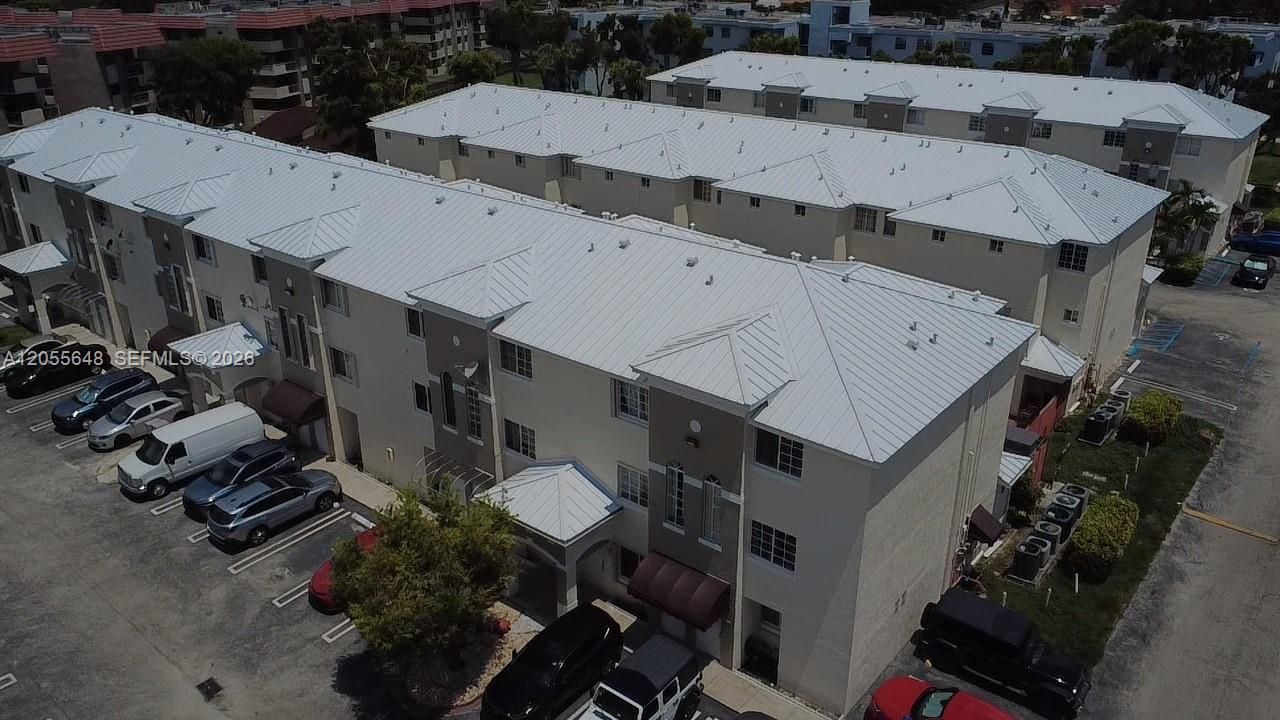 En Venta: $345,000 (2 camas, 2 baños, 1137 Pies cuadrados)