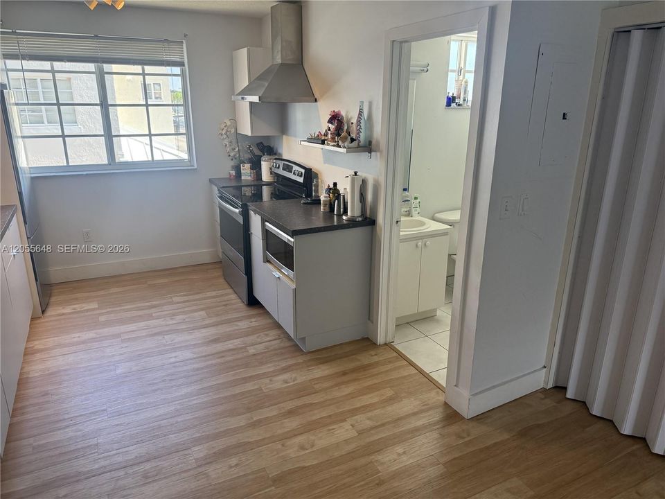 En Venta: $345,000 (2 camas, 2 baños, 1137 Pies cuadrados)