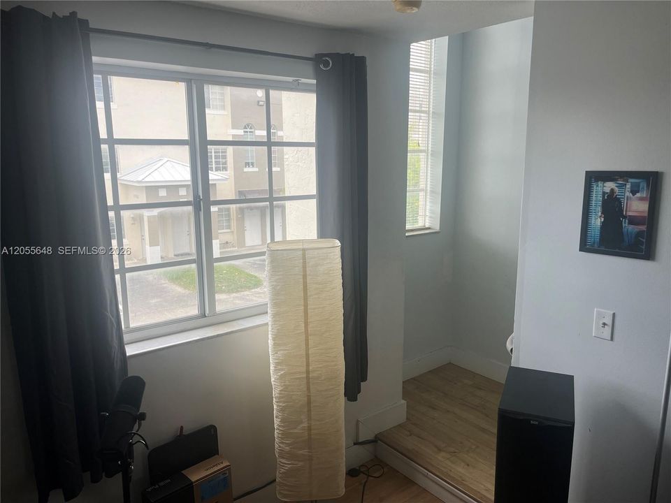 En Venta: $345,000 (2 camas, 2 baños, 1137 Pies cuadrados)